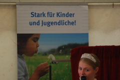 6a  - Eröffnung des Kinderfestes durch die Quellenkönigin Frida I. mit der Gruppe Ka-Djimbe-Fo (1)